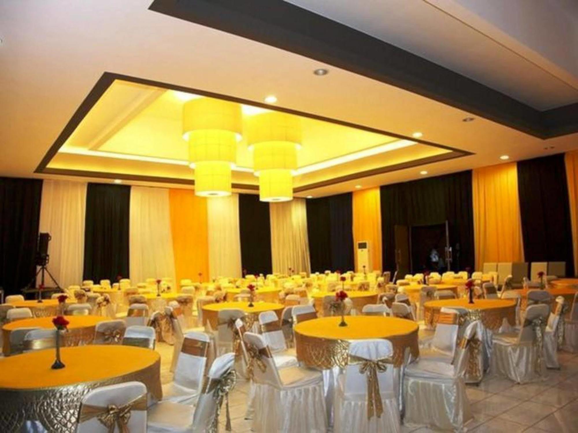 Green Valley Resort Purwokerto Exterior foto